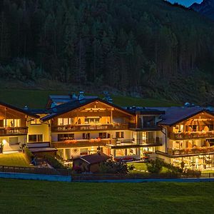 Martinshof Berg Herz Hotel Ahrntal Exterior photo