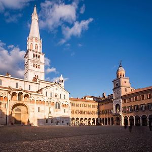 Appartamenti - Moderna - 500M Dal Duomo Modena Exterior photo