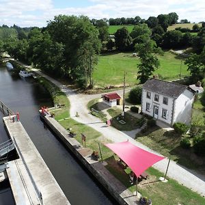 Le Port, Refuges Du Halage Bed & Breakfast Sace Exterior photo