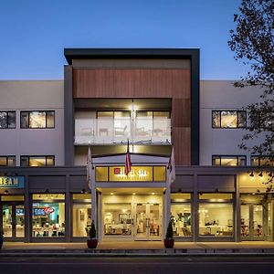 Hilton Garden Inn Davis Downtown Exterior photo