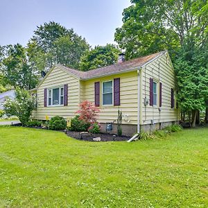 Pet-Friendly Auburn Home Near Owasco Lake! Exterior photo