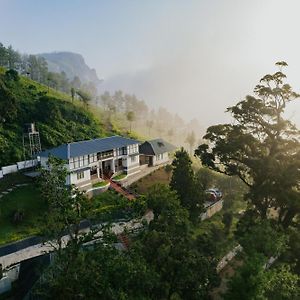 Misty Courtyard Resort Chinnakanal Exterior photo