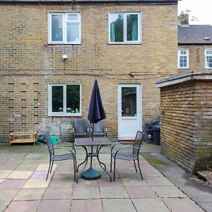 Homely 3 Bedroom House With A Garden London Exterior photo