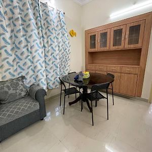 Beautiful 2Bhk Near Hitech City Apartment Kondapur  Exterior photo