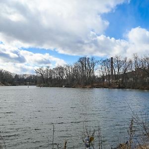 Easthampton Vacation Rental - Walk To Breweries! Exterior photo