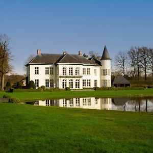 Bed&Breakfast Kasteel Den Tip Bed & Breakfast Arendonk Exterior photo