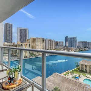 Infinite View Balcony With Pool, Gym And Near Beach Apartment Hallandale Beach Exterior photo