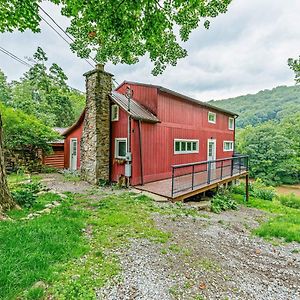 Pet Friendly Creekside Cabin At Darlington Villa Ligonier Exterior photo