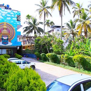 Highrange Plaza Bed & Breakfast Thekkady Exterior photo