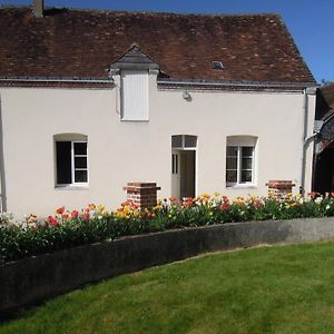 Gite Familial Avec Piscine Chauffee, Terrain Clos, Barbecue, Tennis Gratuit, Proche De Saint Calais - Fr-1-491-399 Villa Aze  Exterior photo