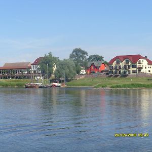 Elbterrassen Zu Brambach Hotel Dessau-Rosslau Exterior photo