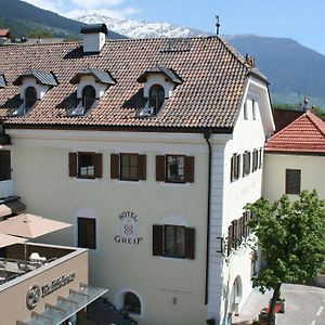 Hotel Greif Malles Venosta Exterior photo