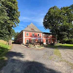 Rodinna Farma Sedmikraska Snezne  Exterior photo