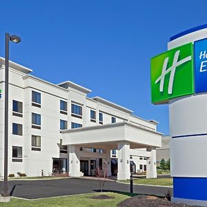 Holiday Inn Express Fishkill, An Ihg Hotel Exterior photo