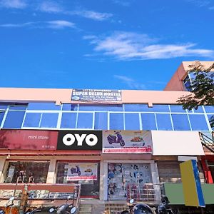 Oyo Flagship 81051 Sri Sai Manikanta Hotel Hyderabad Exterior photo