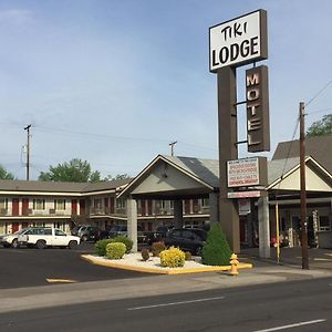 Tiki Lodge Medford Exterior photo