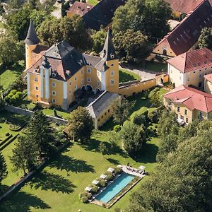 Schloss Muehldorf Hotel Feldkirchen an der Donau Exterior photo