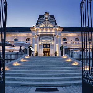 Best Western Premier Hotel De La Cite Royale Loches Exterior photo