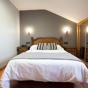 Hotel Santa Cruz Cangas de Onis Room photo