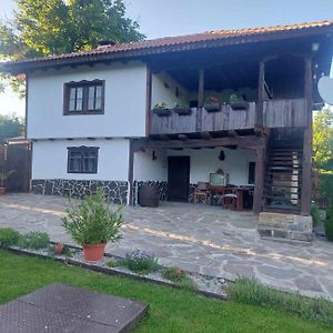 Mitrovata Kesta Villa Raynovtsi Exterior photo