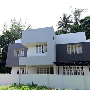 The Zara Villa- A Vbm Property Kochi Exterior photo