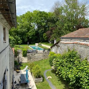 Le Clos Des Grands Frenes Bed & Breakfast Pons Exterior photo