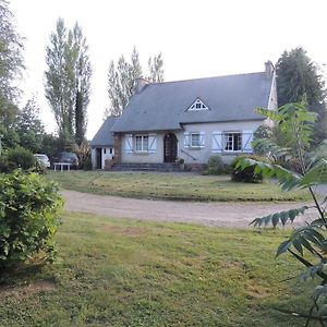 Entre Terre Et Mer Au Pays Des Enclos Paroissiaux Villa Saint-Thegonnec Loc-Eguiner Exterior photo