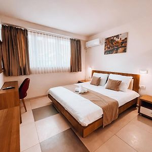 Astoria Apartments Rooms For 3 Struga Exterior photo