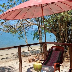 Dugong Koh Sukorn Hotel Ko Sukon Exterior photo