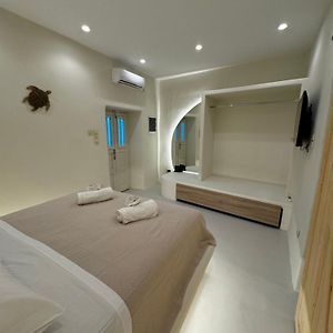 White Sand Jacuzzi Suite Chora  Exterior photo