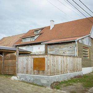 Valaszut Fogado Hotel Pauleni-Ciuc Exterior photo