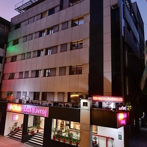 Click Hotel Yuvraj Surat Exterior photo