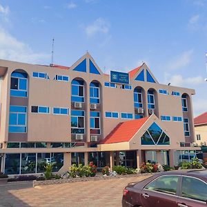 Airport West Hotel And Conference Center Accra Exterior photo