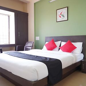 Oyo Chinthu Comforts Hotel Tumkur Exterior photo