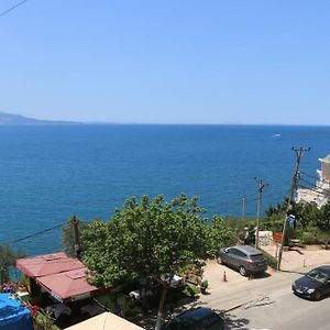 Red Berry Apartment Sarande Exterior photo