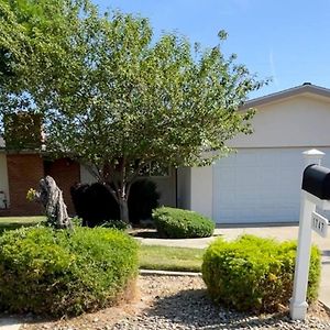 Traditional Living Villa Visalia Exterior photo