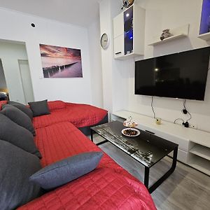 Modern Apartment Nikola In A Quiet Area Kastel Stari Exterior photo