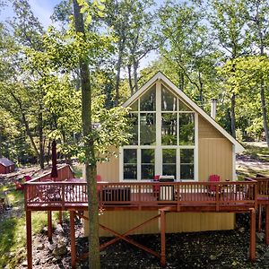 Modern Cabin W Hot Tub & Indoor Pool Gym Access! Villa Hedgesville Exterior photo