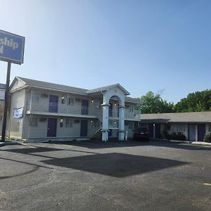 Friendship Inn Hotel Killeen Exterior photo