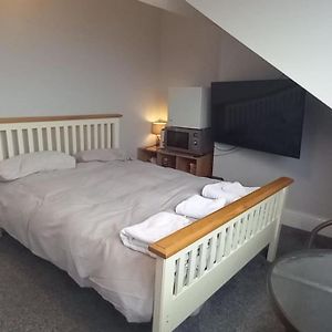 Comfy Ensuite Private Room Free Wifi Free Parking Sheffield Exterior photo