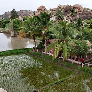 Hampi Calling Hotel Exterior photo