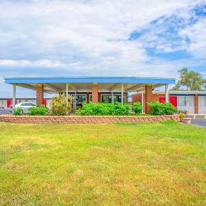 Lamplighter Inn By Oyo Independence Exterior photo