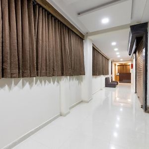 Hotel O Bhavya Ahmedabad Exterior photo