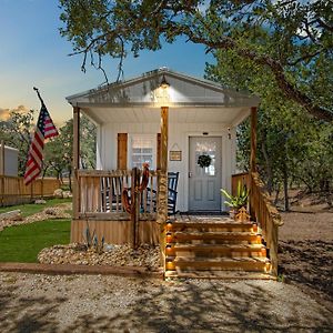 Lucky Star Ranch - Shooting Star Hotel Tarpley Exterior photo