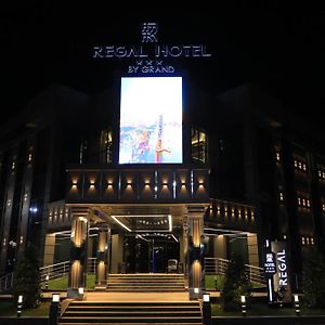 Regal Hotel By Grand Navoi Exterior photo