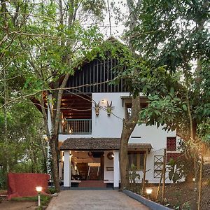 Curly Wood By Cluster Cloud Hotel Thekkady Exterior photo