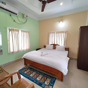 Goroomgo Hotel Sidhi Vinayak Inn -Enjoy Free Wifi - Free Parking And Housekeeping Facilities- Restaurent Available Varanasi Exterior photo