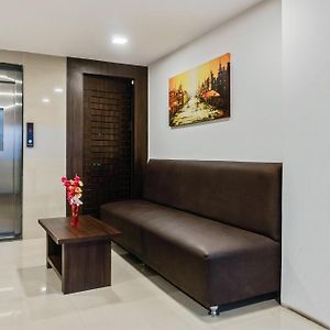 Collection O Morya Hospitality Hotel Pune Exterior photo