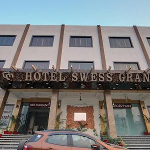 Hotel Swess Grand Agra Agra  Exterior photo