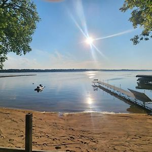 Family Shoreline Hideaway Villa Ortonville Exterior photo